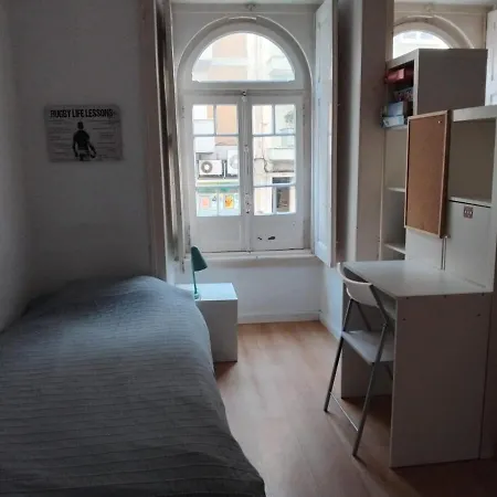 Charming In The Center Of Апартаменты Лиссабон